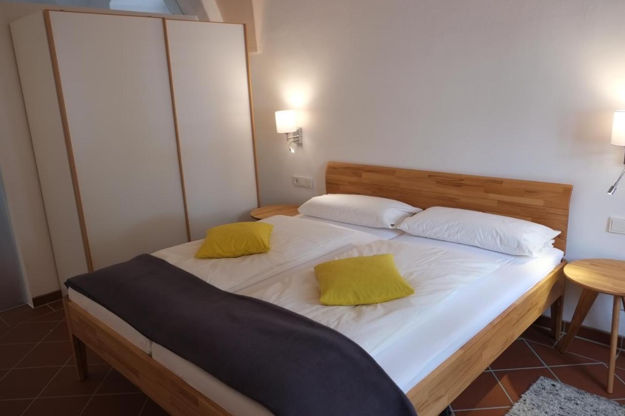 60Qm Wohnung Naabtal Im Historischen Pfarrhaus Pielenhofen Exterior foto
