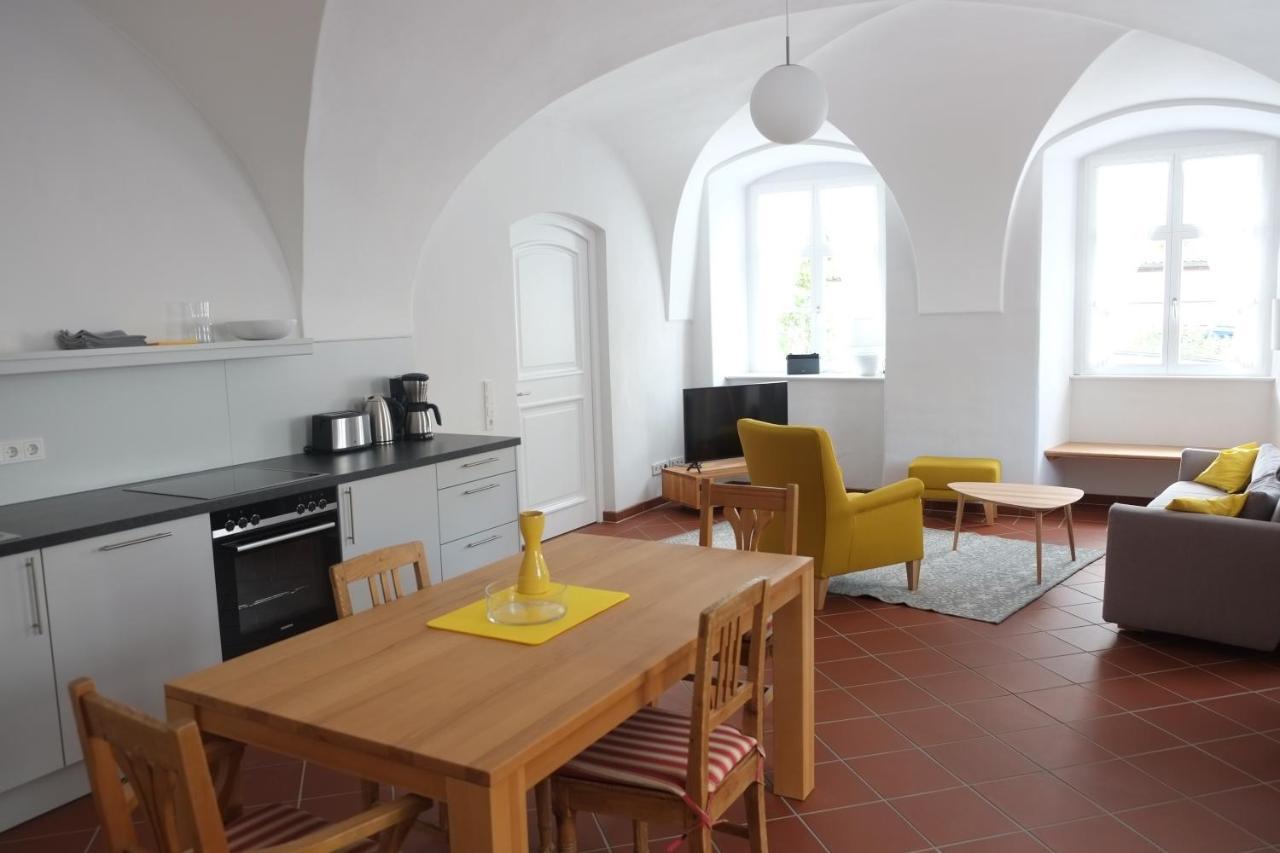 60Qm Wohnung Naabtal Im Historischen Pfarrhaus Pielenhofen Exterior foto